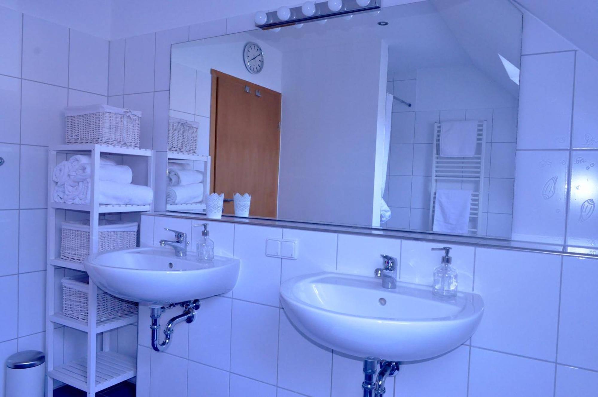 Apartment Zentrumsnahe Im Gruenen Robel